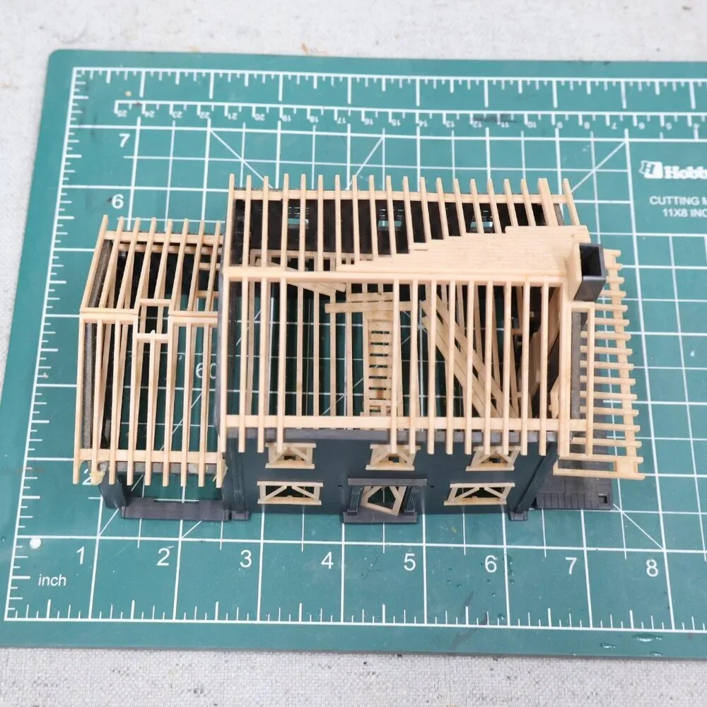 Bachmann 45191 HO Scale House Under Construction Kit Assembled
